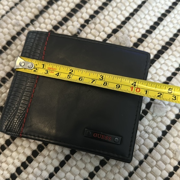Guess Wallet - Picture 11 of 13